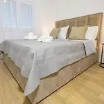Apartman Ruzmarin J Parking Included