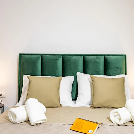 Apartman Ruzmarin J Parking Included Makarska